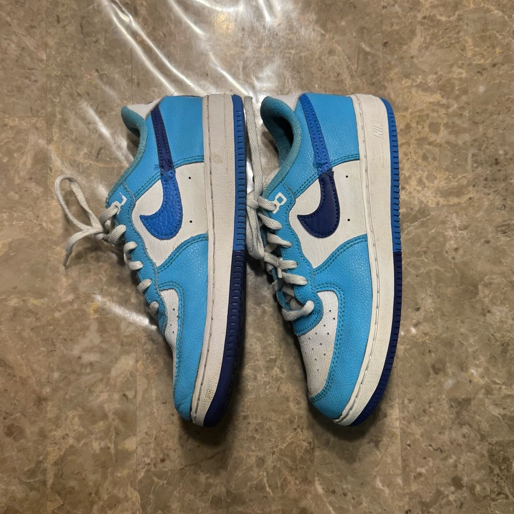 Nike blue Dunk sneakers size 3
In great condition 
Unisex kids - Picture 4 of 8